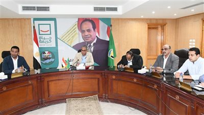محافظ الفيوم يناقش مع أعضاء مجلسي النواب والشيوخ آليات الارتقاء بالقطاعات الخدمية