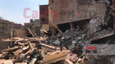 نجاة أسرتين.. تفاصيل لحظات من الرعب بعد انهيار عقار الدقهلية 