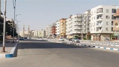 بسبب ارتفاع درجات الحرارة.. شوارع السويس خالية من المارة والسيارات | بث مباشر 