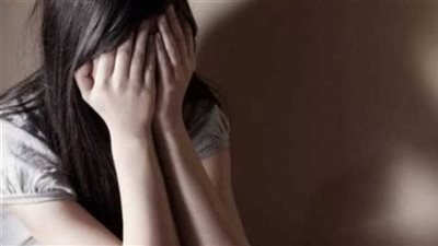 عمل معايا علاقة قبل ما أتجوز.. سيدة تتهم والدها بمعاشرتها ومحاولة هتك عرض ابنتها بالدقهلية | بث مباشر 