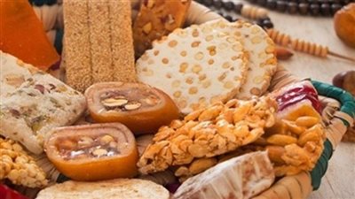 العلبة بـ 40 جنيهًا والعروسة بـ 100.. أسعار حلوى المولد النبوي 2023 في المنيا| بث مباشر