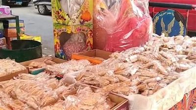 43 سنة في الشغلانة.. قبطي بالمنوفية يصنع حلاة المولد: وارث الصنعة عن أبويا وببيع بأسعار مخفضة | بث مباشر