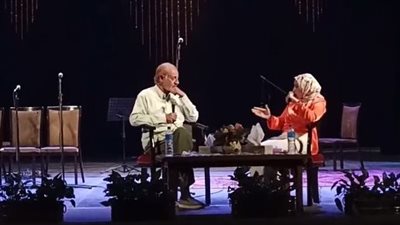 عبد العزيز مخيون يشارك بصالون أوبرا دمنهور الثقافي للحديث عن صورة العائلة في الدراما | بث مباشر 