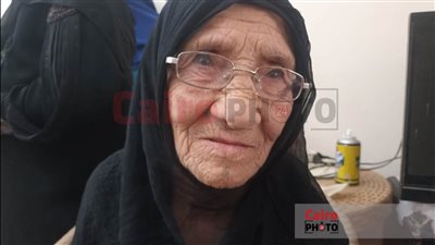 بعد لقائها الرئيس السيسي.. الحاجة جمالات مسنة بني سويف: باس راسي ودعيتله ربنا يحفظه | بث مباشر