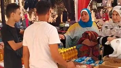 المكرونة بـ 5.5 جنيه.. تخفيضات كبيرة داخل معرض كلنا واحد بالمنوفية | بث مباشر