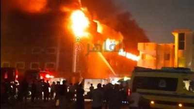 حريق يلتهم مصنع تريكو أي بي أي بالعبور.. والدفع بـ 9 سيارات إطفاء للسيطرة على النيران|بث مباشر 