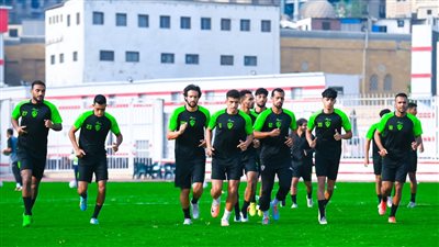 تدريبات تأهيلية لثلاثي الزمالك على هامش مران الفريق