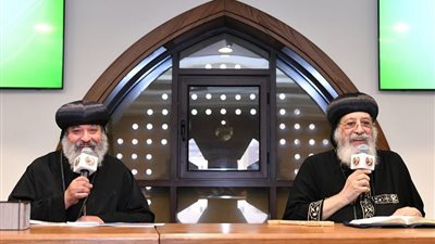 البابا تواضروس الثاني يستقبل كهنة مدينة السلام والحرفيين