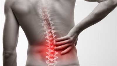 مخاطر استخدام التكنولوجيا على العمود الفقري.. تعرف على التفاصيل 