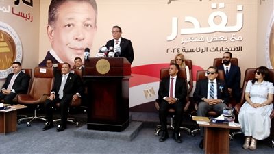 مرشح رئاسي يقترح فرض ضريبة 5% على بعض المدارس والجامعات الاستثمارية والخاصة