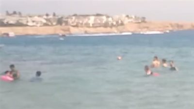 تزامنا مع زيادة الرحلات السياحية.. إقبال من السائحين على شواطئ محافظة جنوب سيناء | بث مباشر 