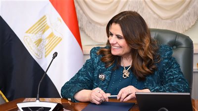 عقب تصديق الرئيس السيسي.. وزيرة الهجرة تعلن إعادة فتح مبادرة استيراد السيارات للمصريين بالخارج