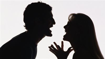عالم أزهري: لا يجوز للمرأة أن تحسبن على زوجها 