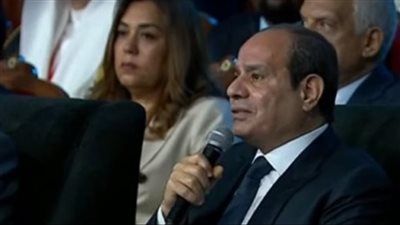 السيسي: شركات كتير في القطاع العام مش بتحقق أرباح.. والناس تقولك عاوزين حوافز مش مدركين أنها بتيجي لهم من دم بلدهم