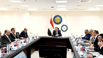 وزير البترول يتابع ملفات عمل الهيئة العامة للمنطقة الاقتصادية للمثلث الذهبي