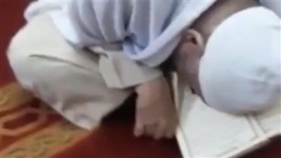 حسن الخاتمة.. وفاة إمام مسجد خلال تلاوة القرآن داخل الجامع بالمنيا