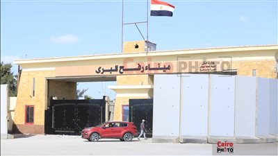 وصول 9 جرحى فلسطينيين ودفعة جديدة من حاملي الجنسيات المزدوجة إلى معبر رفح | بث مباشر
