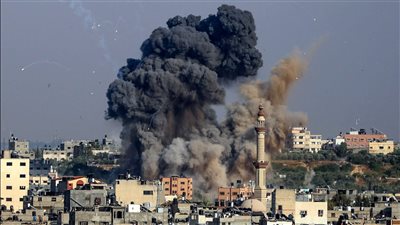 وزير إسرائيلي: إسقاط قنبلة نووية على غزة أحد احتمالات الحرب | بث مباشر