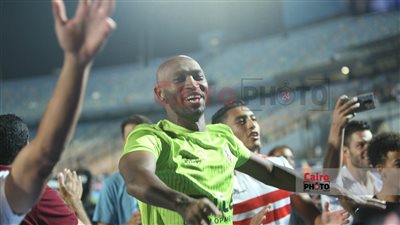 ممر شرفي لـ شيكابالا في مران الزمالك احتفالا بـ عيد ميلاده قبل مباراة الأهلي 