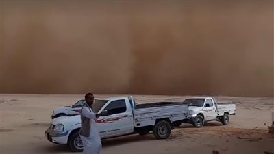 عاصفة ترابية شديدة تضرب مدينتي حلايب وشلاتين وتتسبب في حجب الرؤية بالبحر الأحمر | بث مباشر