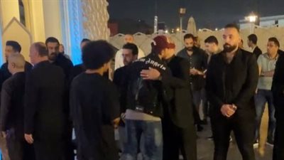 حسين السيد لاعب الأهلي السابق.. أول الحضور في عزاء الفنان شريف شاكر بمسجد الشرطة| بث مباشر