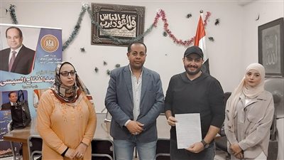 العمل: تسليم 14 عقد عمل لذوي الهمم بالقاهرة