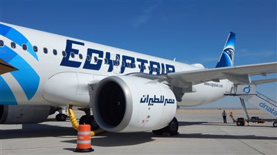مدير مطار برج العرب يكشف سبب تعطل طائرة مصر للطيران 