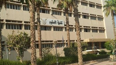 طلاب دراسات عليا الزقازيق عن الموظف بالمتهم بالنصب عليهم في 14 مليون جنيه: رجّعلنا 500 ألف عشان نسكت