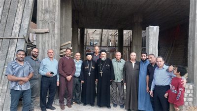 بـ 10 طن أسمنت.. أقباط يشاركون في بناء مسجد ببني سويف: طول عمرنا واحد| صور وفيديو 