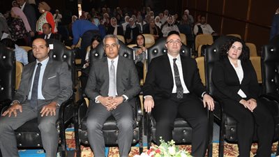 محافظ بني سويف يكرم المتميزات بـ البرنامج التدريبي لدمج المرأة في سوق العمل