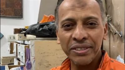 صاحب ورشة يدرب ذوي الهمم على زخرفة الخشب: ليهم حق يبدعوا بفكرهم وبيتعلموا أسرع| بث مباشر 