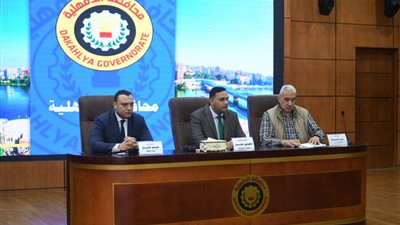 محافظ الدقهلية يناقش الاستعدادات لإجراء الانتخابات الرئاسية
