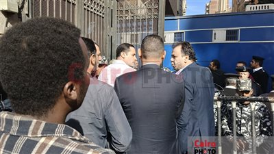 وصول أحمد الطنطاوي لمحكمة جنح المطرية لبدء جلسة محاكمته