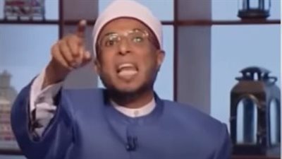 داعية إسلامي: الزوج إذا لم ينفق على زوجته وأولاده لا يحق له أمرها أو طلبها إلى الفراش