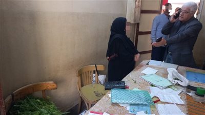 بيقطّفوا ملوخية.. إحالة مدير مدرسة وإداريتين في الدقهلية للتحقيق 