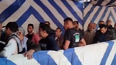 إقبال كبير من عمال المصانع بالشرقية على لجان الاقتراع للمشاركة في الانتخابات الرئاسية| بث مباشر