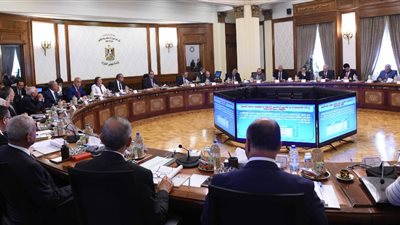 استقالة جميع المحافظين من مناصبهم في أبريل بعد انتهاء مدة الرئاسة
