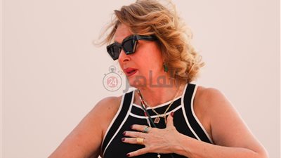 يسرا: رفضت فرص في هوليود بمليون دولار أنا نمبر وان بالوطن العربي.. ليه أكون نمرة 12؟