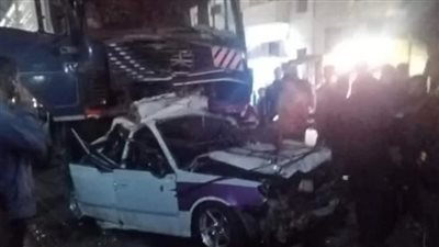 أحد شهود العيان على حادث تصادم تريلا بعدد من السيارات في قنا: السواق هرب بعد الحادثة| بث مباشر 