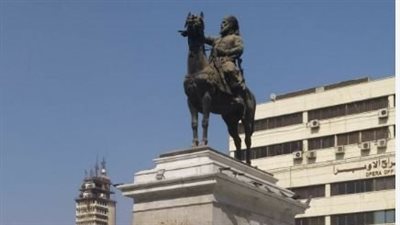 حاول صعود تمثال إبراهيم باشا.. تفاصيل إصابة سوداني في ميدان الأوبرا بالقاهرة