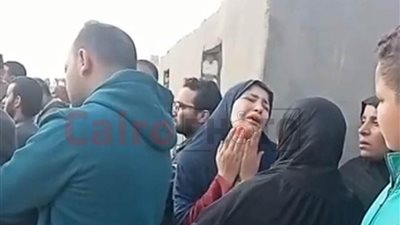 تشييع جثماني طفلين توفيا نتيجة احتراق منزلهما في الفيوم | صور 