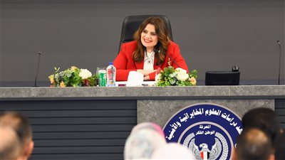الهجرة تلتقي الملحقين العسكريين تمهيدا للعمل في مكاتب الدفاع بالخارج قريبًا