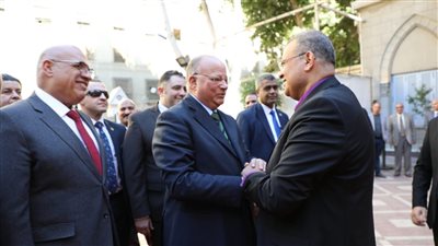 نيابة عن رئيس الوزراء.. محافظ القاهرة يشارك الإنجيلية باحتفال عيد الميلاد المجيد