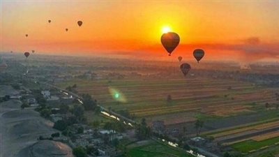  بسبب موجة الصقيع وشدة الرياح.. منع تحليق رحلات البالون الطائر بسماء الأقصر| بث مباشر 