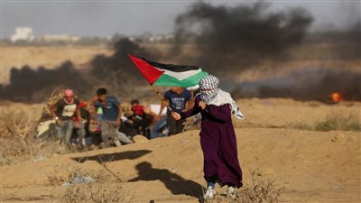 عضو كبار العلماء لـ نساء غزة: يجوز الخروج من تحت الأنقاض عرايا