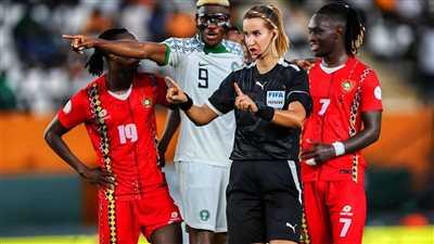 المغربية بشرى كربوبي: فخورة بتمثيل المرأة الإفريقية في التحكيم ببطولة كأس الأمم