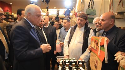 المحافظ يفتتح معرض الجيزة الثاني للحرف التراثية والمنتجات اليدوية