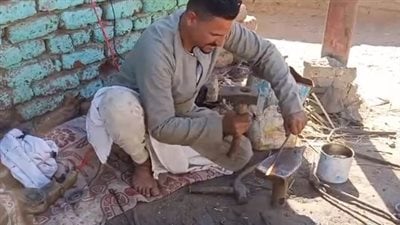حداد بدرجة شيخ.. خريج دراسات إسلامية بقنا: متعود على الشقا من صغري | بث مباشر 