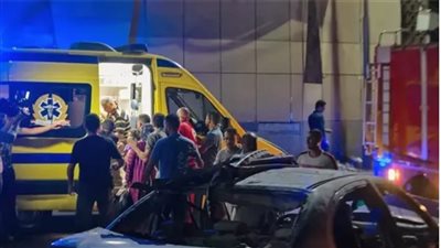 إصابة 20 عاملًا في انقلاب سيارة ربع نقل بطريق العين السخنة السويس| بث مباشر 