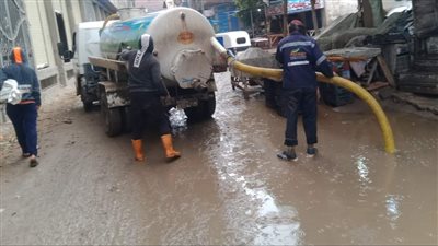شركة المياه والصرف: سحب مياه الأمطار بشوارع القاهرة والجيزة 